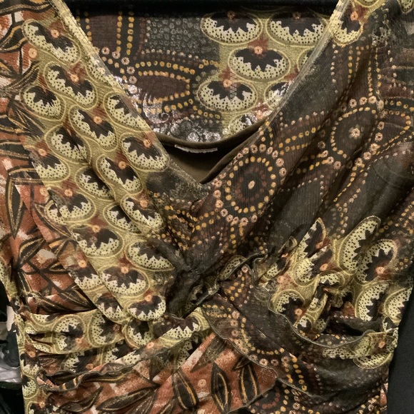 Woman’s rich earth tone, see through top with  matching cami. - Picture 11 of 13